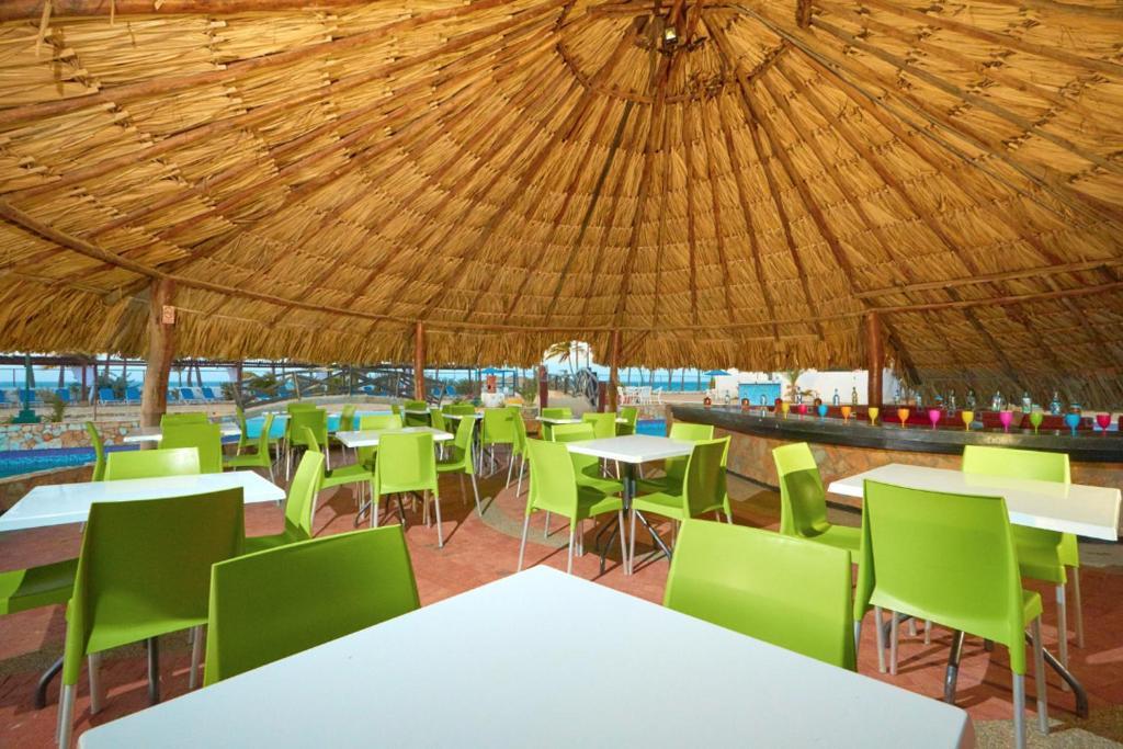 Hotel Costa Caribe à Juan Griego Extérieur photo